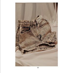 American apparel mom shorts!